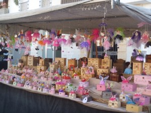 market stall in Luna Mora, Guaro