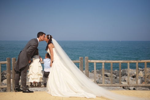 Kiss on the promenade