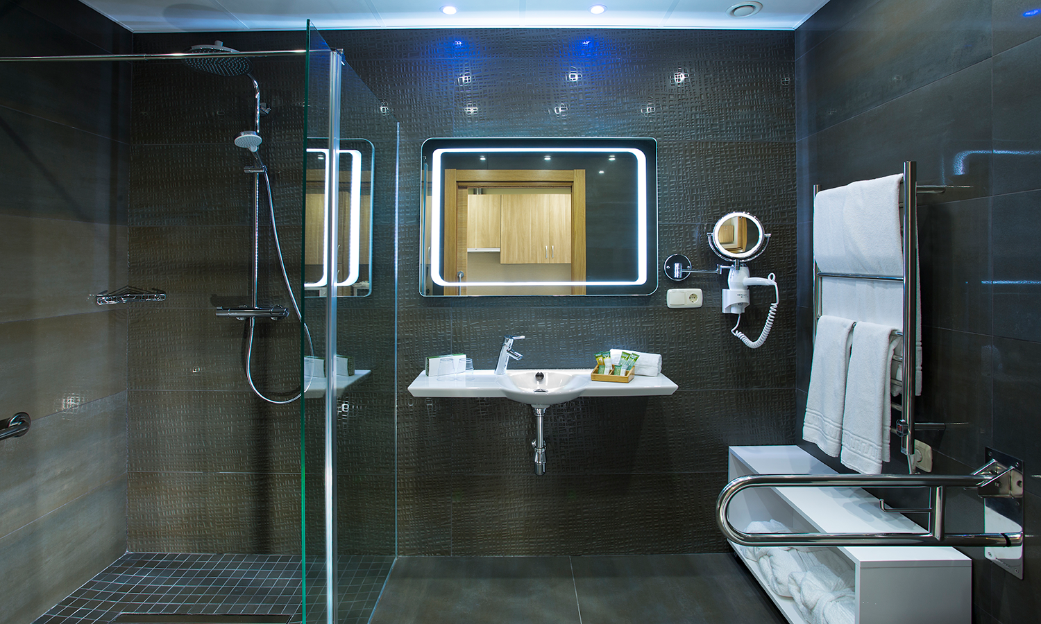 Garden Suite - Bathroom