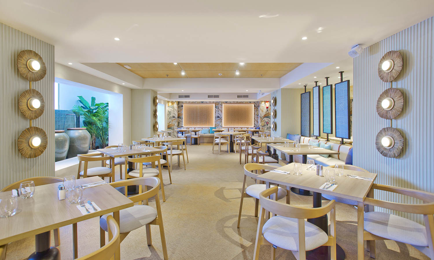 Restaurante Oasis | Buffet Almuerzo y Desayuno