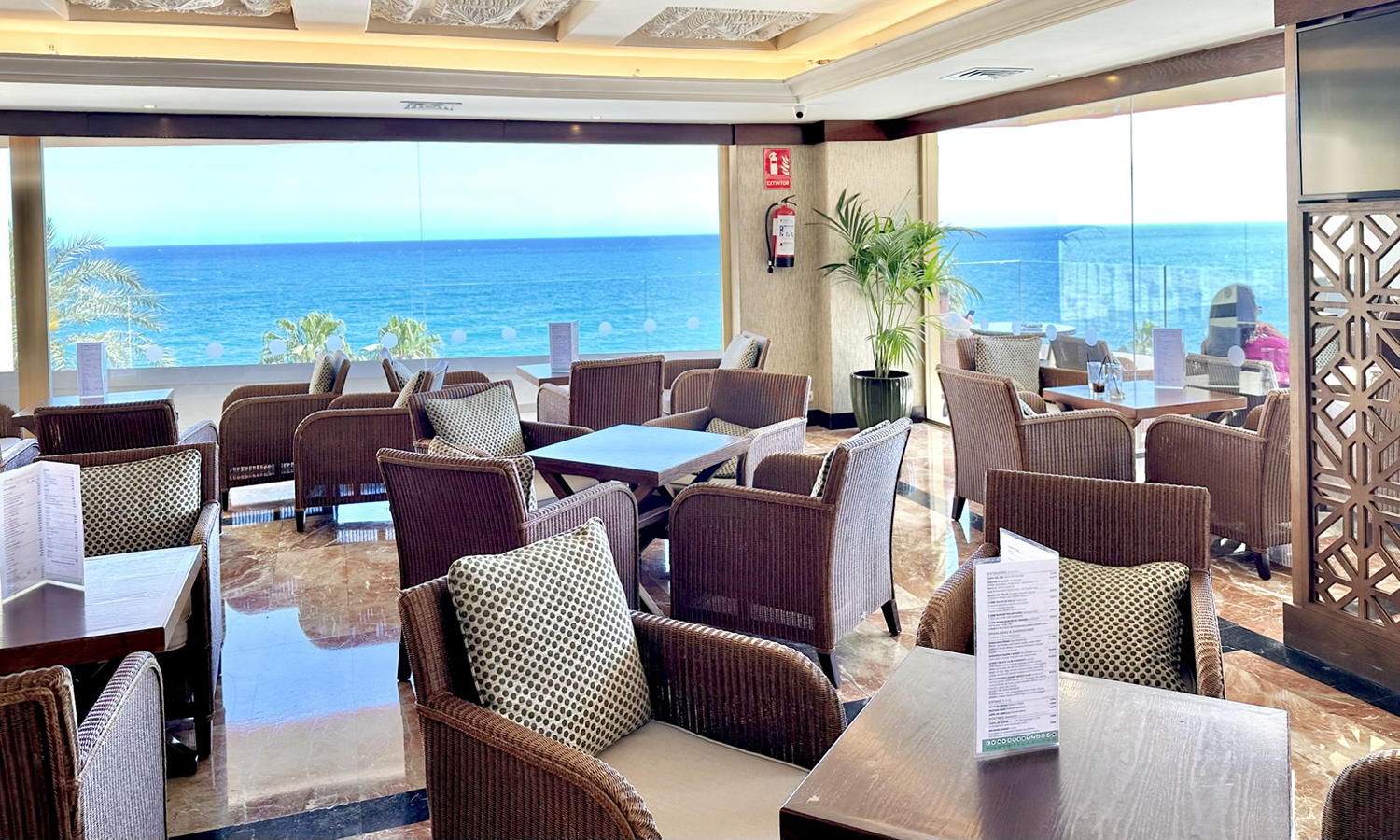 Bar Panorama con vistas sobre el Mar Mediterráneo en Benalmádena-Costa