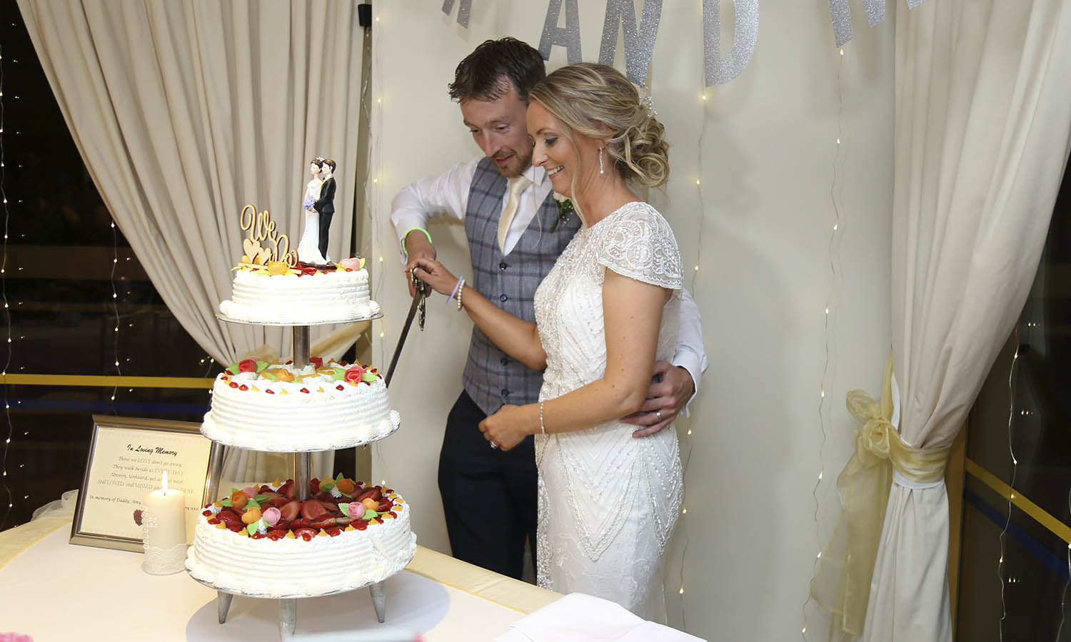 Spanish Wedding cake (sponge cake topped with cream  and fresh strawberries or chocolate cream)