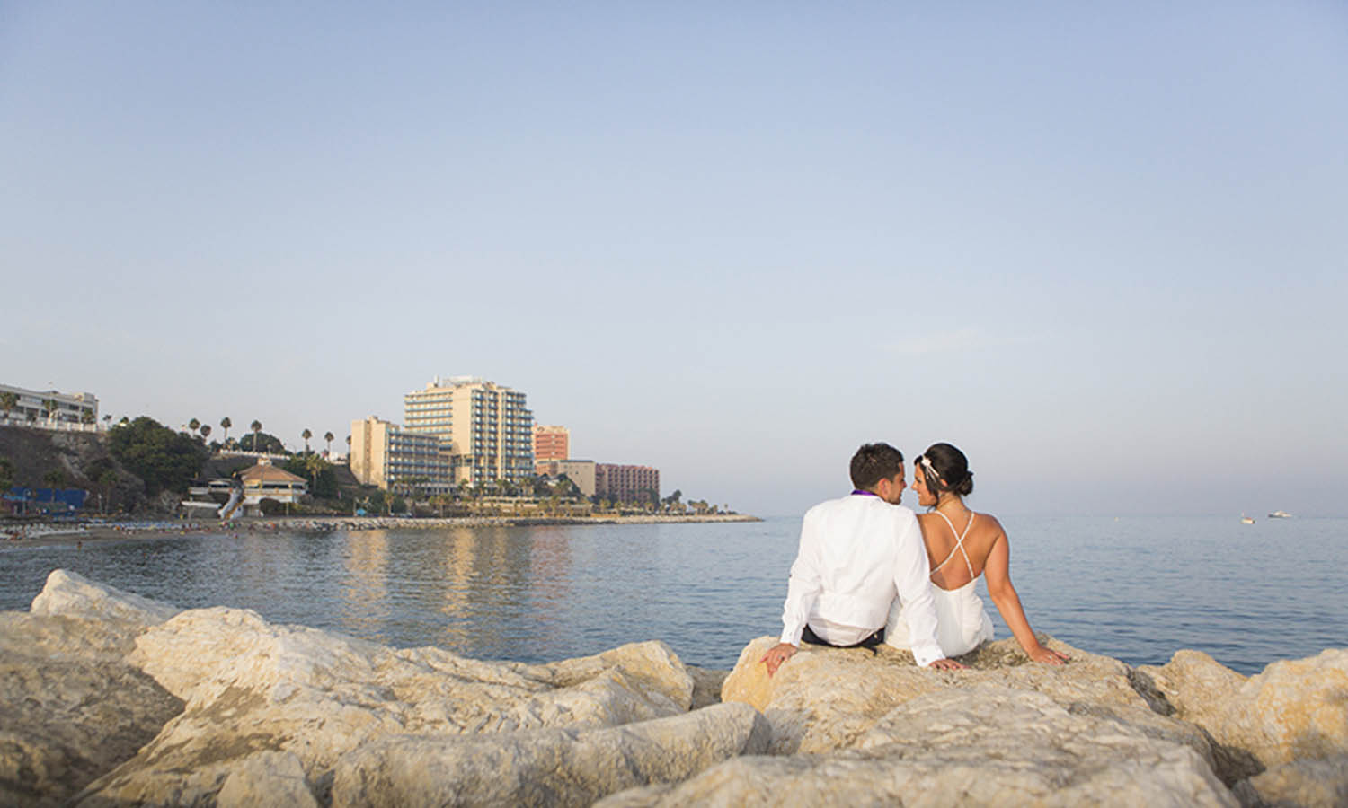 Seafront promenade and beach location for photos